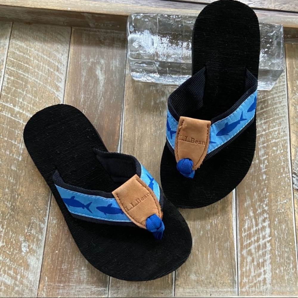 L.L. Bean Kids SHARK Flip Flops Blue Black Leather Logo Canvas Strap NWOT